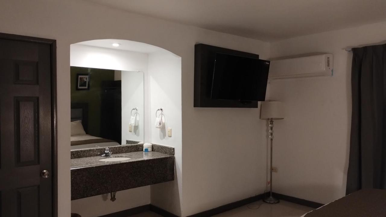 Hotel El Rancho Sabinas Hidalgo Esterno foto